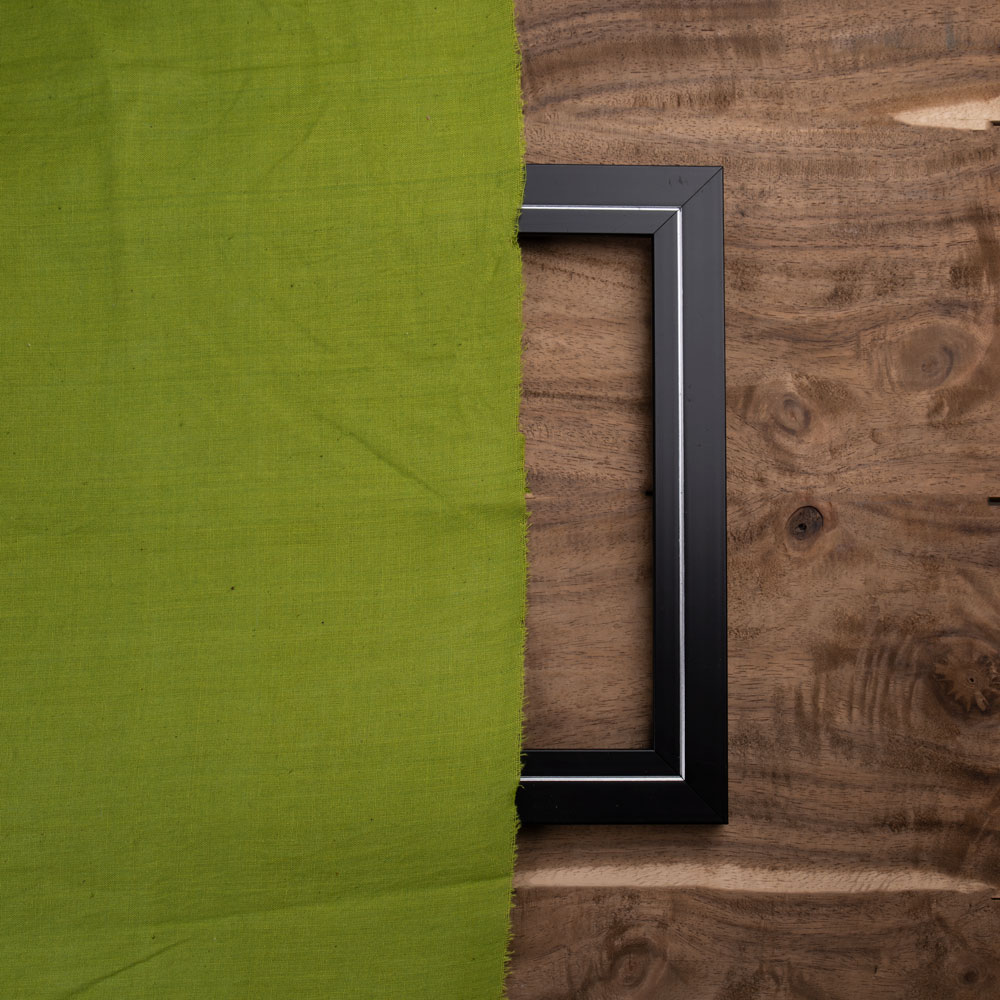 PLAIN GREEN PURE COTTON 114 GSM HANDWOVEN FABRIC
