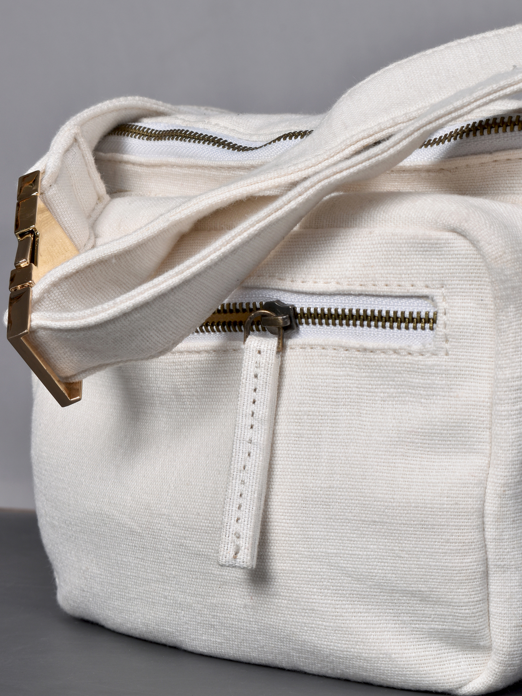 FANNY PACK 5" X 6.5" (H X W)