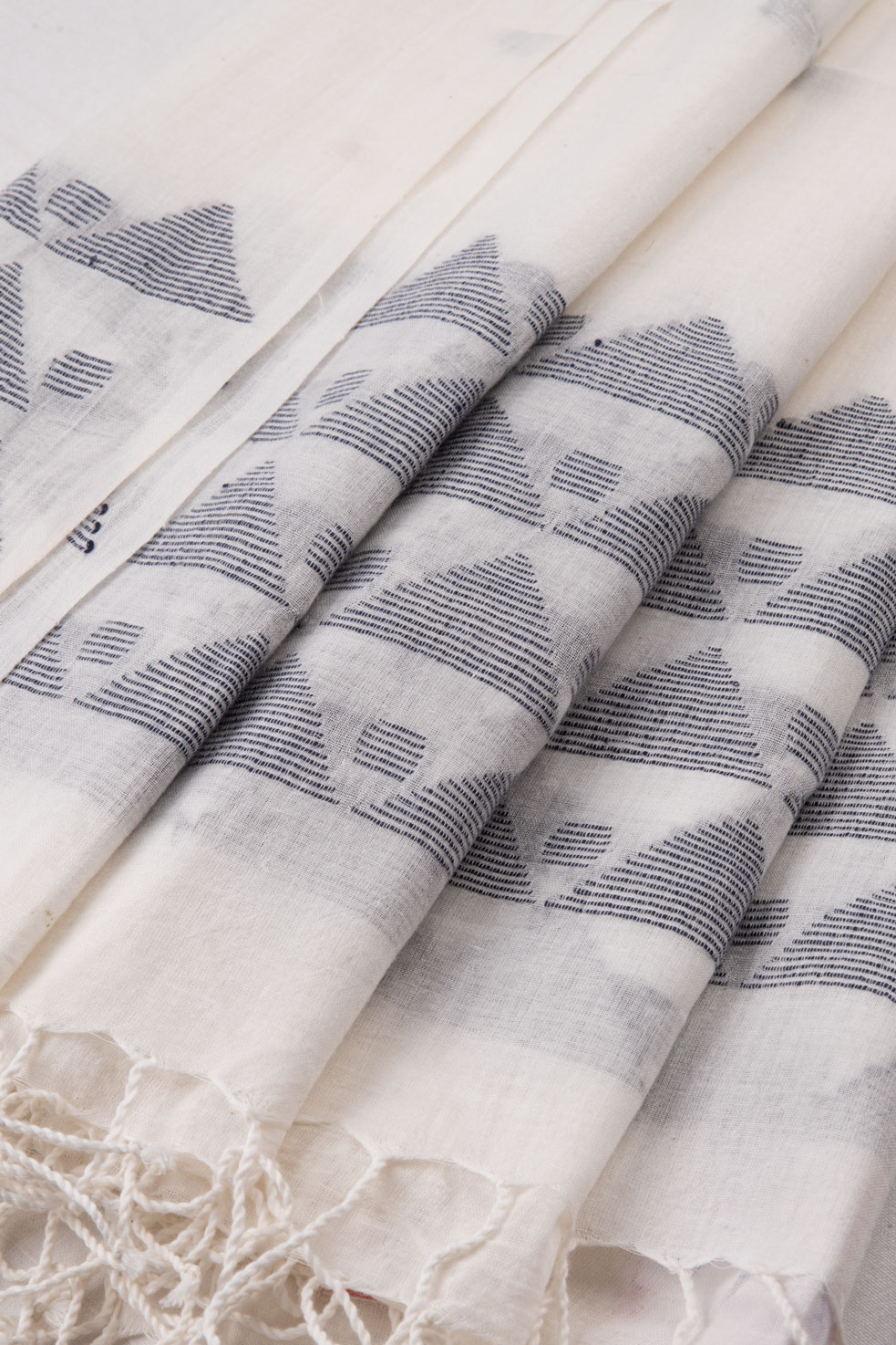HANDWOVEN WHITE SCARF 86