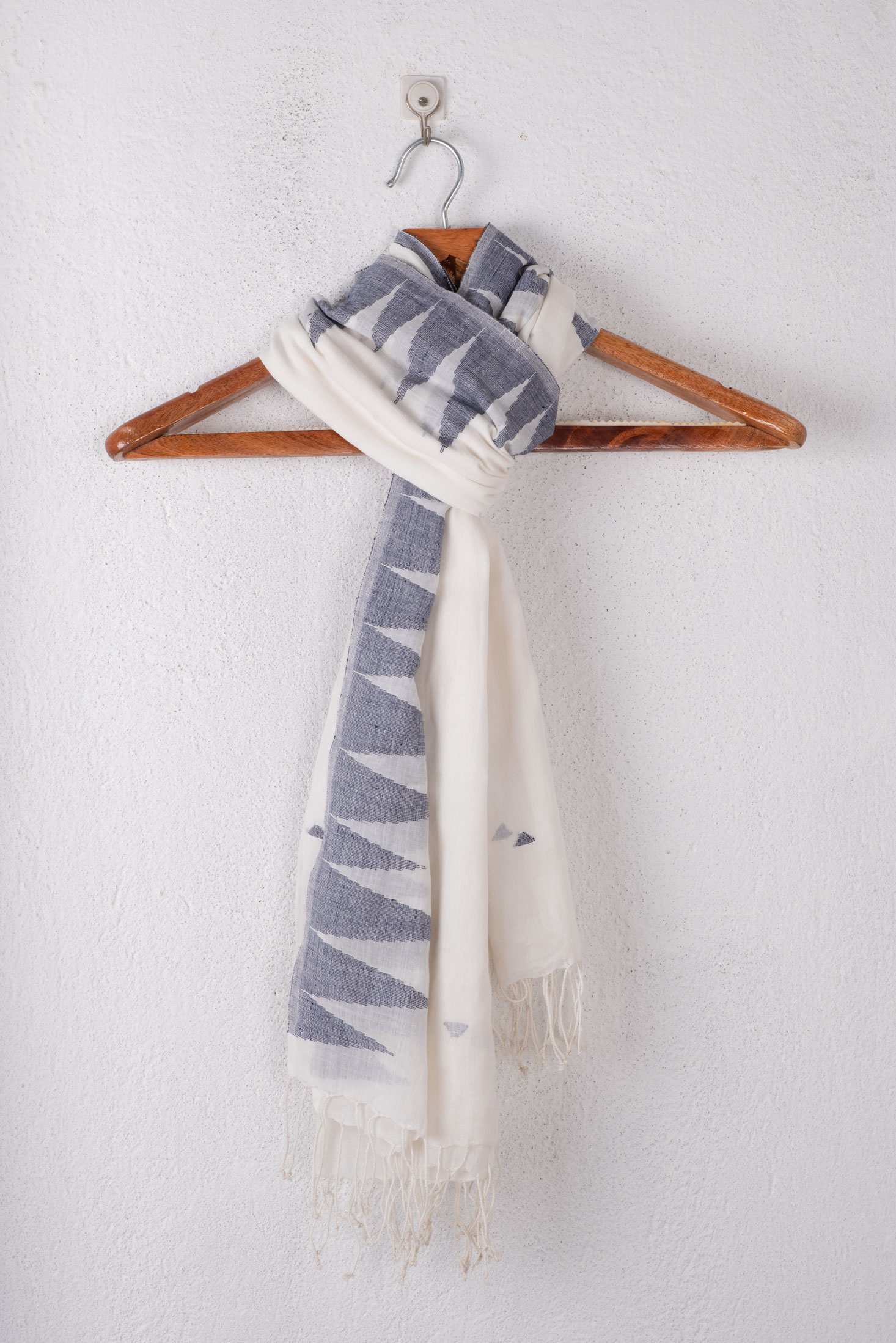 Handwoven White Scarf 106