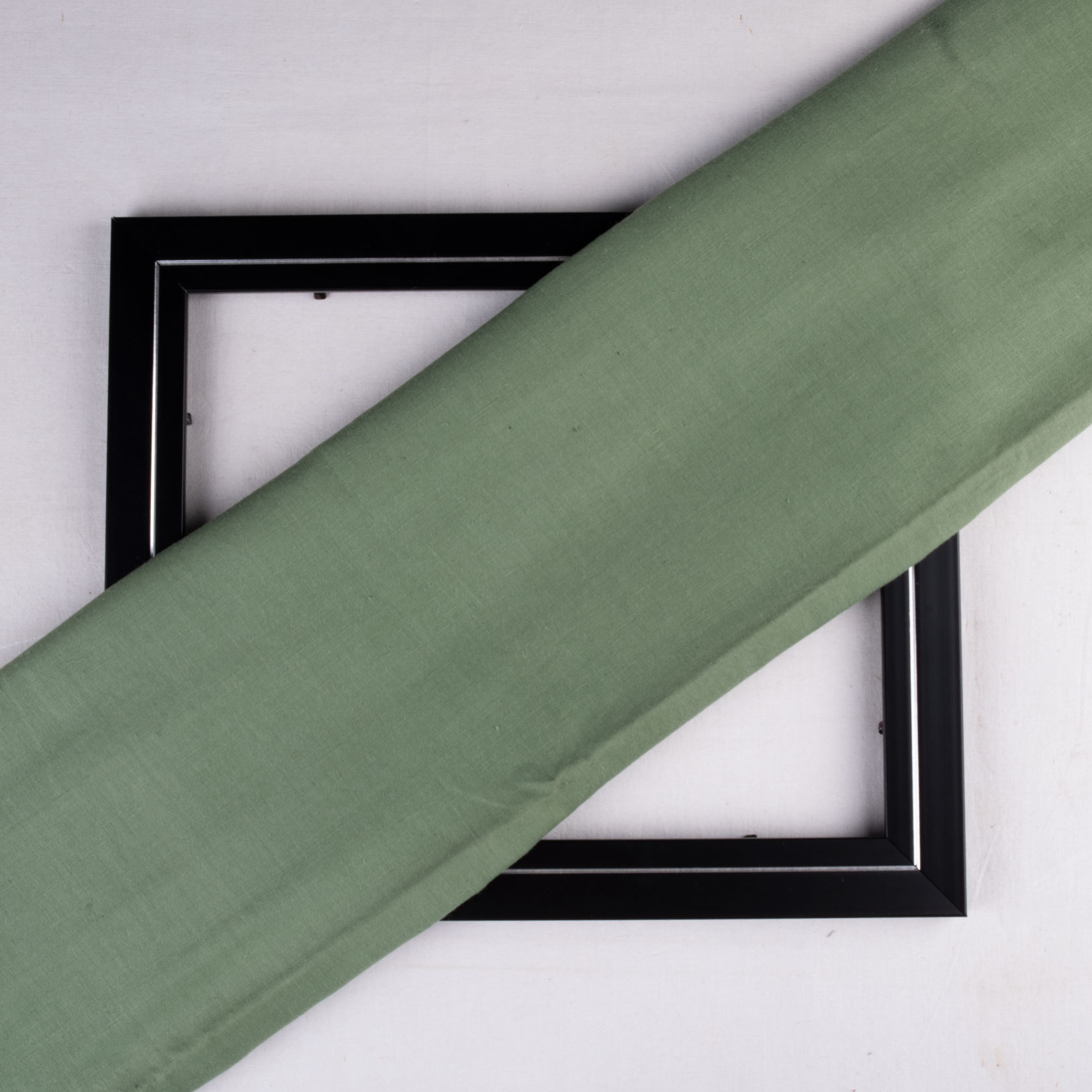 PLAIN DARK GREEN NATURAL MULBERRY DYED 115 GSM HANDWOVEN COTTON FABRIC