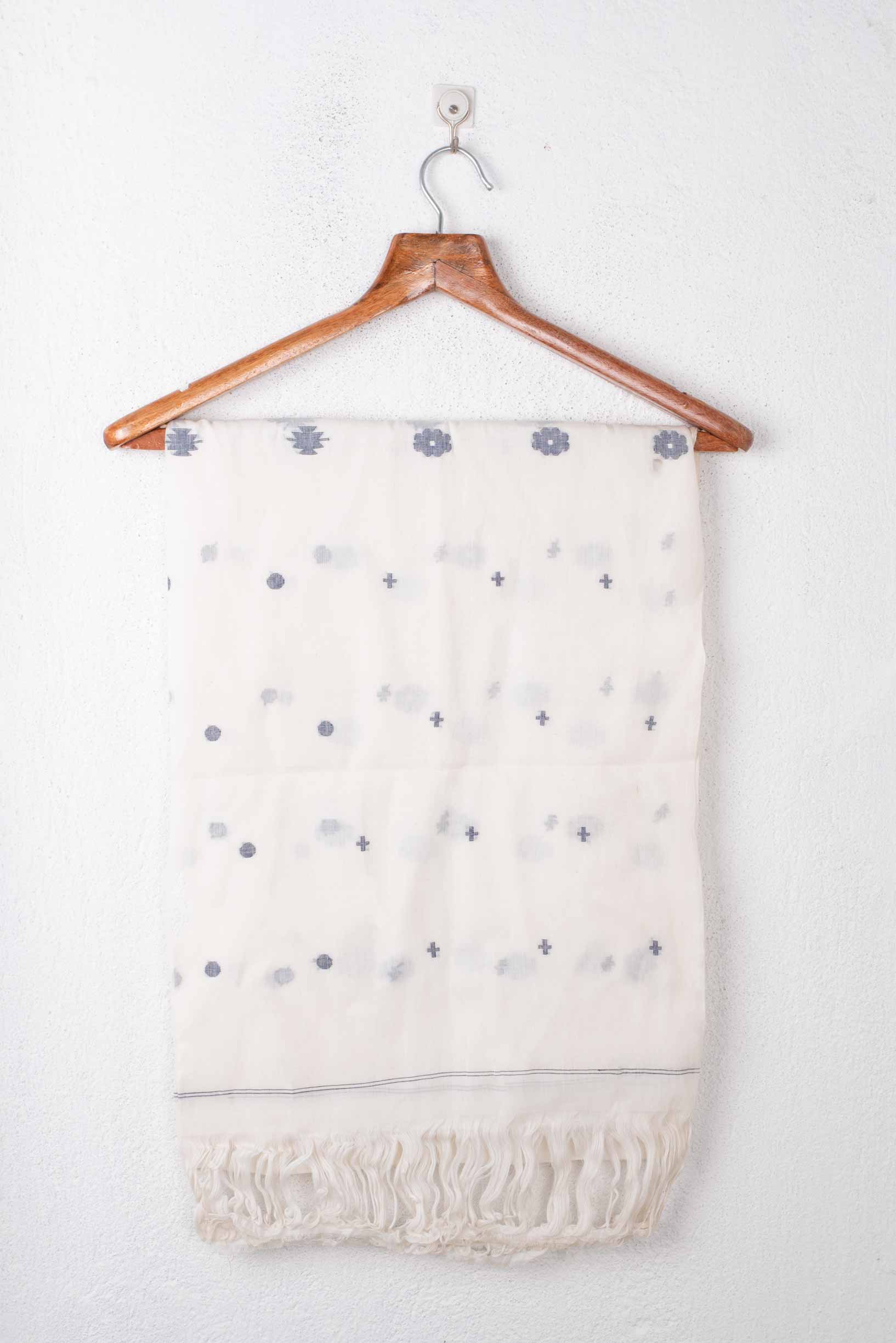 Handwoven White Scarf 105