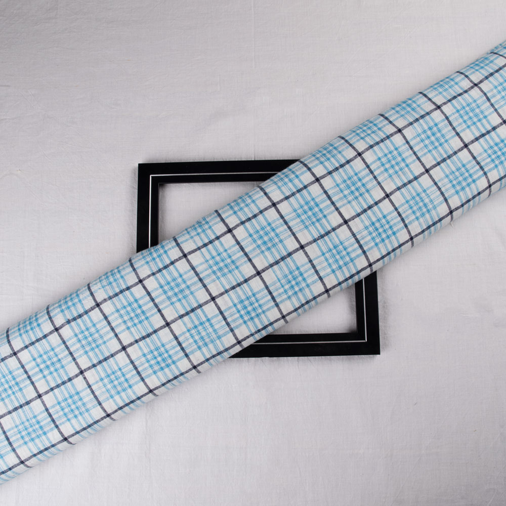 Blue and white yarn tie-dye fabric with a check pattern