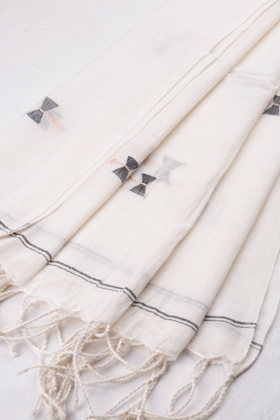 GEOMETRIC WHITE JAMDANI HANDWOVEN COTTON SCARF