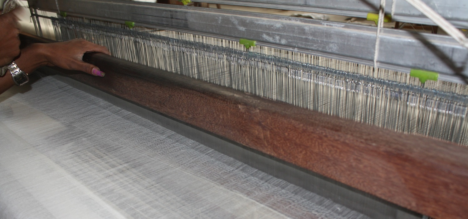 Why Handloom Fabrics Outshine Modern Weaving Machines?