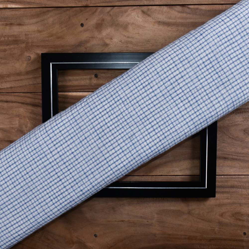 Check White & Blue Pure Cotton 102 GSM Handwoven Fabric