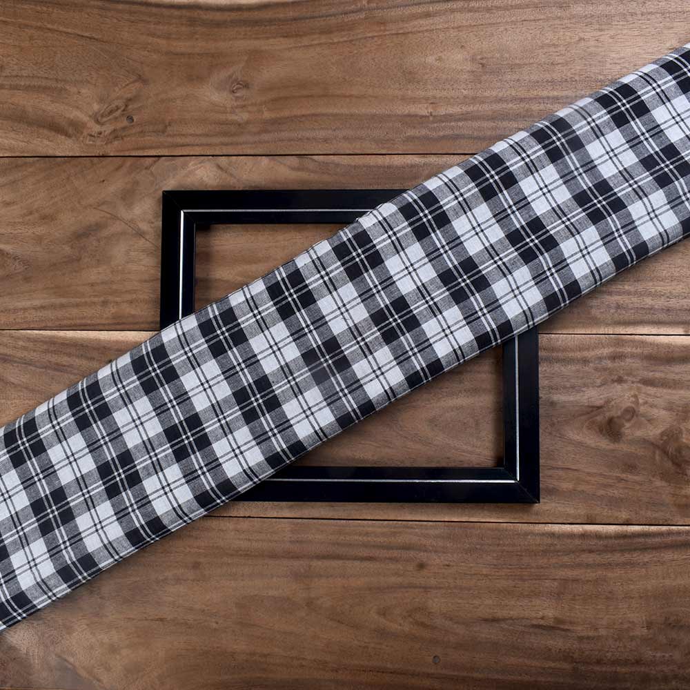Check Black & White Pure Cotton 105 GSM Handwoven Fabric 80