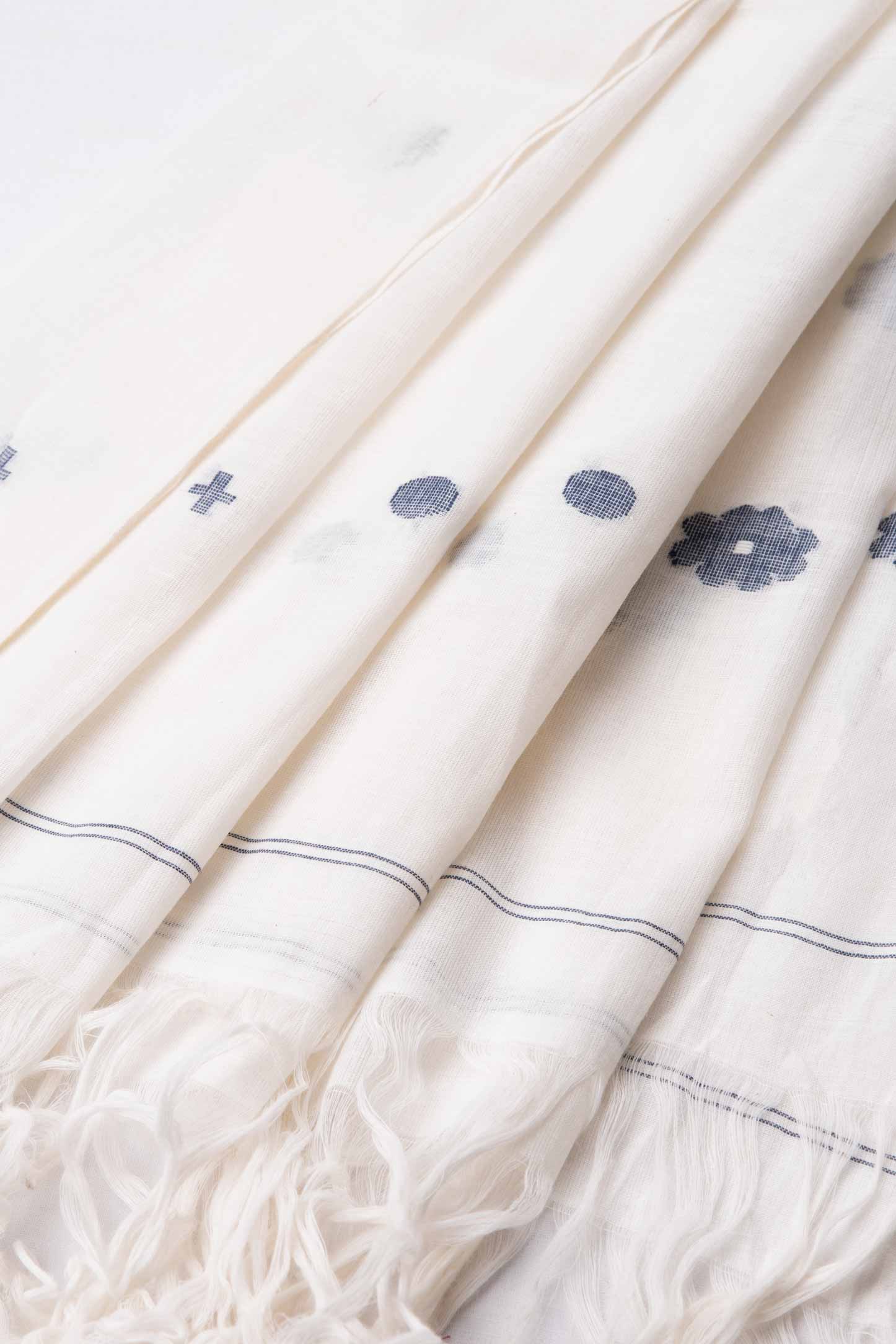 HANDWOVEN WHITE SCARF 105
