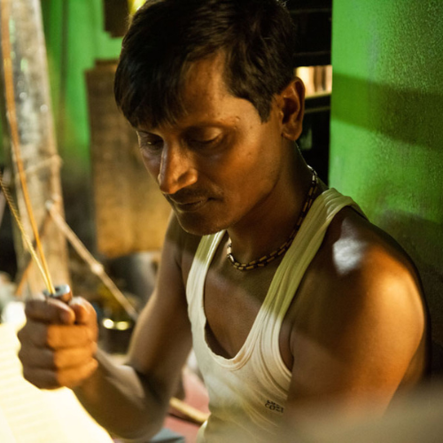 Artisan weaving at our cluster in Murshidabad
