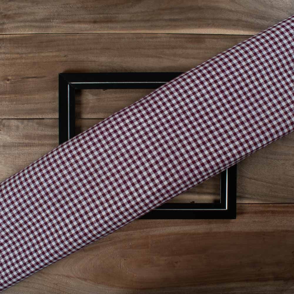 Check White & Magenta Pure Cotton 95 GSM Handwoven Fabric